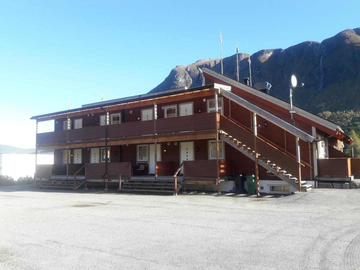 Ridderkroa Tresfjord Motel Exterior foto